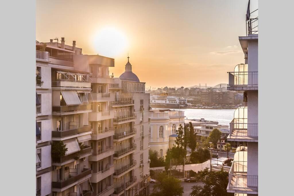 Neoclassical Apartment With 2 Bedrooms In Piraeus Exterior photo