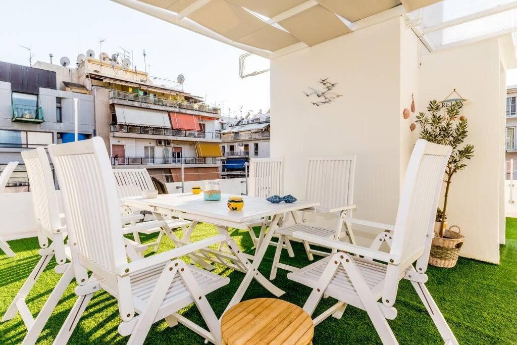 Neoclassical Apartment With 2 Bedrooms In Piraeus Exterior photo